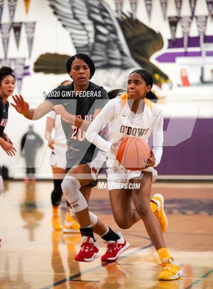 Thumbnail 1 in Mater Dei vs. Bishop O'Dowd (West Coast Jamboree) photogallery.