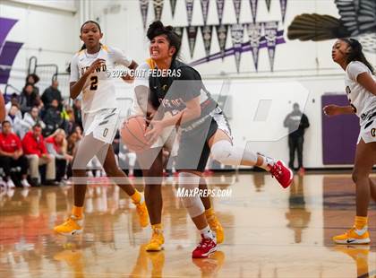Thumbnail 2 in Mater Dei vs. Bishop O'Dowd (West Coast Jamboree) photogallery.