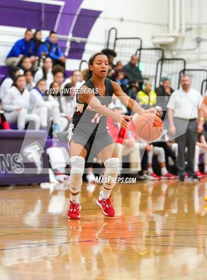 Thumbnail 1 in Mater Dei vs. Bishop O'Dowd (West Coast Jamboree) photogallery.