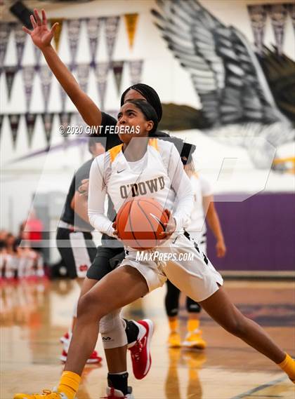 Thumbnail 3 in Mater Dei vs. Bishop O'Dowd (West Coast Jamboree) photogallery.