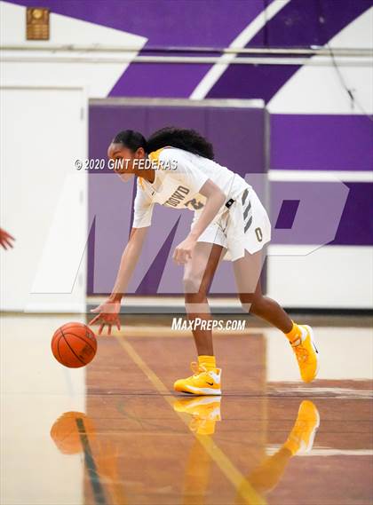 Thumbnail 2 in Mater Dei vs. Bishop O'Dowd (West Coast Jamboree) photogallery.