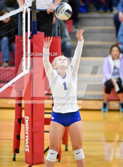 Thumbnail 2 in  Jim Ned vs Peaster (UIL 3A Area Playoff) photogallery.