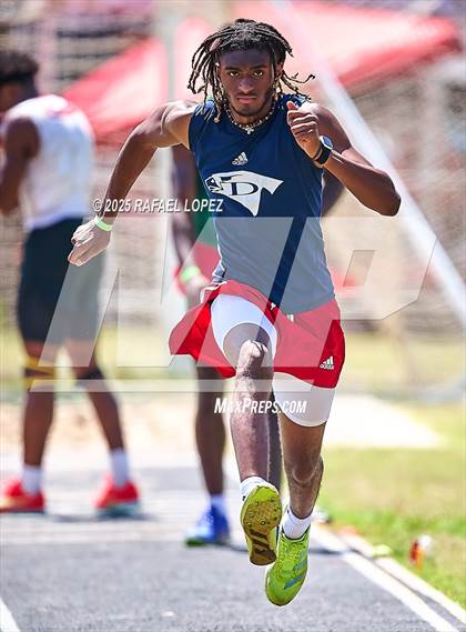 Thumbnail 1 in UIL 6A Track & Field Area 13&14 (Triple Jump) photogallery.