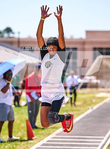 Thumbnail 3 in UIL 6A Track & Field Area 13&14 (Triple Jump) photogallery.