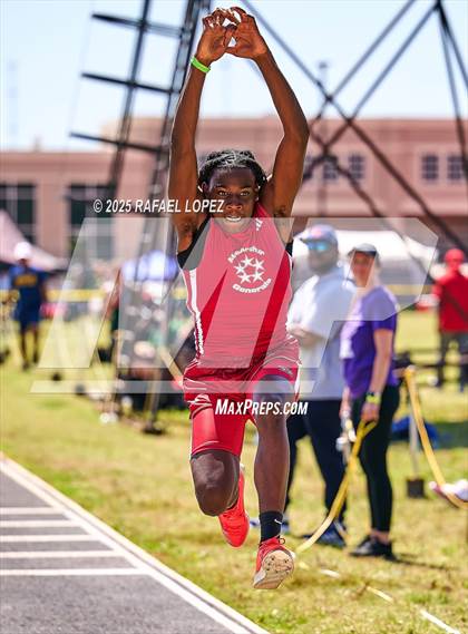 Thumbnail 2 in UIL 6A Track & Field Area 13&14 (Triple Jump) photogallery.