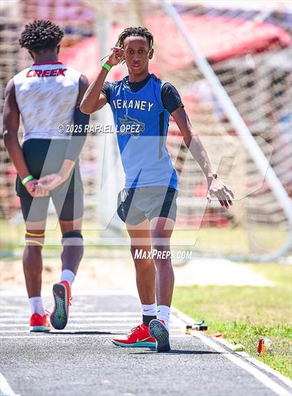 Thumbnail 3 in UIL 6A Track & Field Area 13&14 (Triple Jump) photogallery.