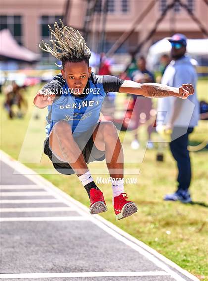Thumbnail 3 in UIL 6A Track & Field Area 13&14 (Triple Jump) photogallery.