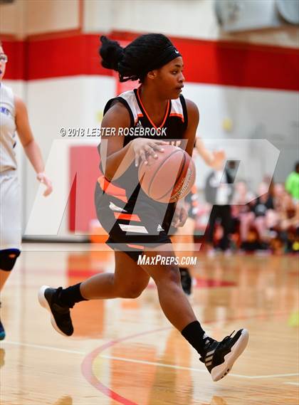 Thumbnail 3 in Smithville vs. Sunnybrook Christian (Fredericksburg Tournament) photogallery.