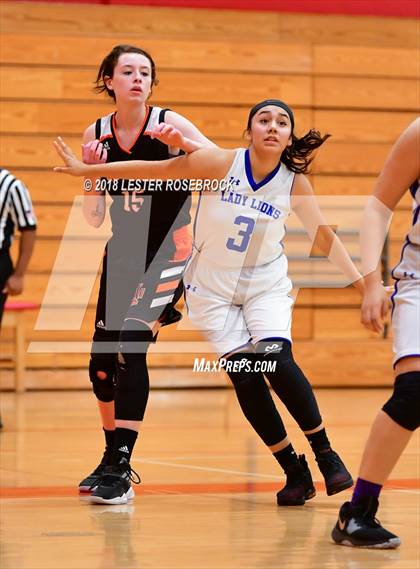 Thumbnail 1 in Smithville vs. Sunnybrook Christian (Fredericksburg Tournament) photogallery.