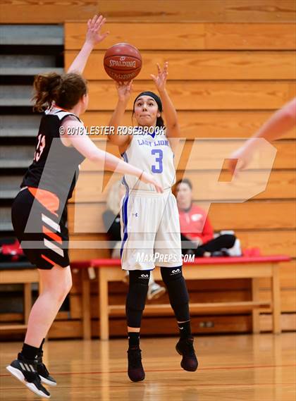 Thumbnail 2 in Smithville vs. Sunnybrook Christian (Fredericksburg Tournament) photogallery.