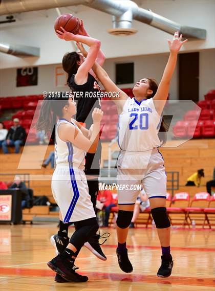 Thumbnail 3 in Smithville vs. Sunnybrook Christian (Fredericksburg Tournament) photogallery.