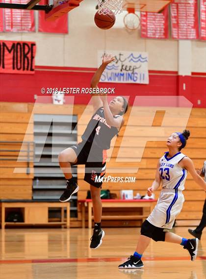 Thumbnail 1 in Smithville vs. Sunnybrook Christian (Fredericksburg Tournament) photogallery.