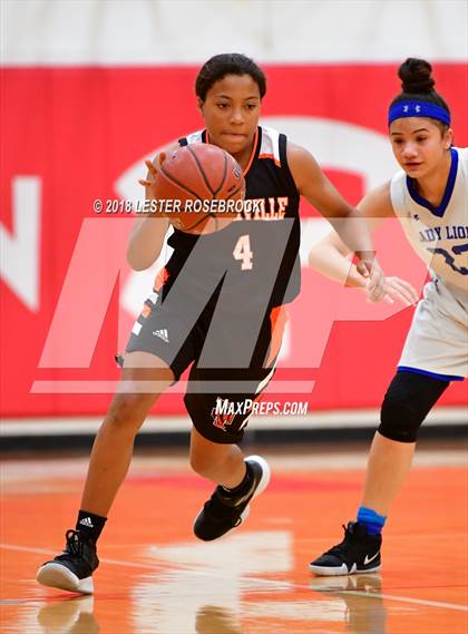 Thumbnail 1 in Smithville vs. Sunnybrook Christian (Fredericksburg Tournament) photogallery.