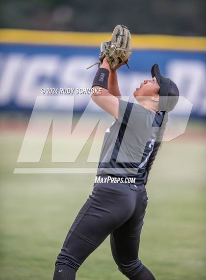 Thumbnail 1 in Sage Creek vs. Oceanside (CIFSDS Division 3 Championship) photogallery.