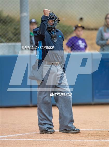 Thumbnail 2 in Sage Creek vs. Oceanside (CIFSDS Division 3 Championship) photogallery.