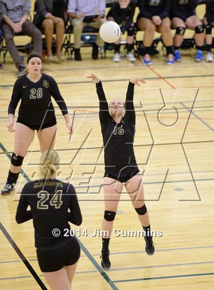 Thumbnail 3 in Leyden @ Elk Grove photogallery.