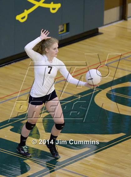 Thumbnail 2 in Leyden @ Elk Grove photogallery.