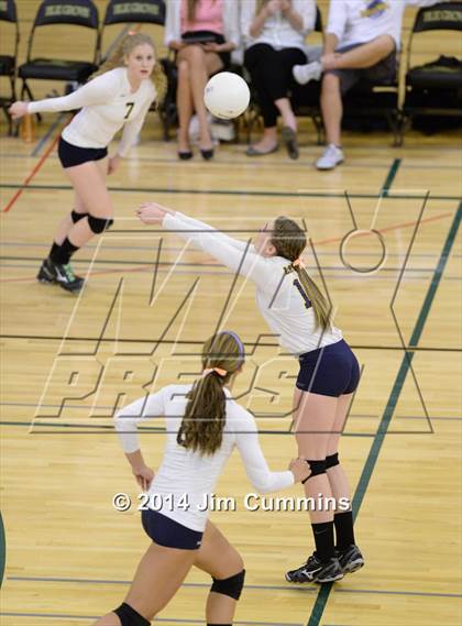 Thumbnail 2 in Leyden @ Elk Grove photogallery.