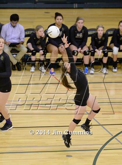 Thumbnail 2 in Leyden @ Elk Grove photogallery.