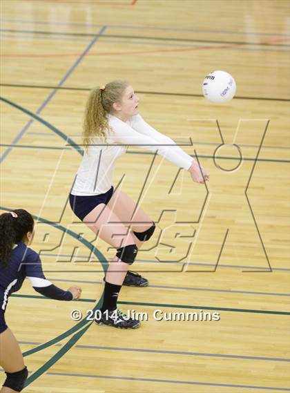 Thumbnail 1 in Leyden @ Elk Grove photogallery.