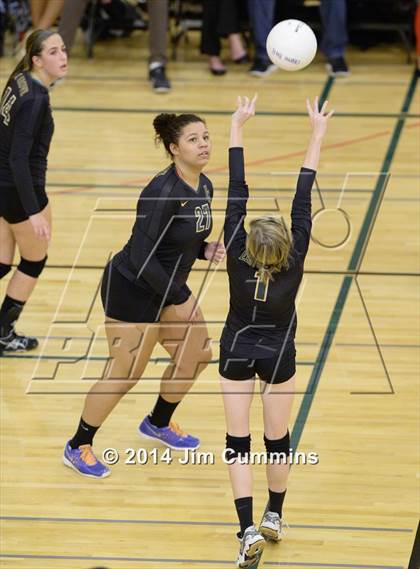 Thumbnail 2 in Leyden @ Elk Grove photogallery.