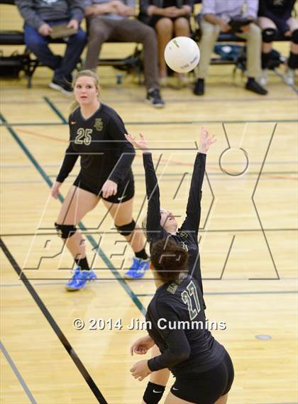 Thumbnail 2 in Leyden @ Elk Grove photogallery.