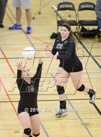 Thumbnail 3 in Leyden @ Elk Grove photogallery.