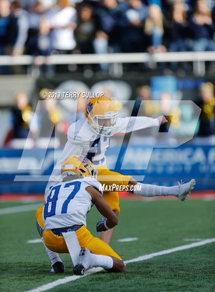 Thumbnail 3 in Orem vs. Salem Hills (UHSAA 5A Semifinal) photogallery.