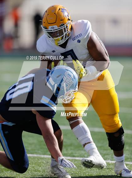 Thumbnail 2 in Orem vs. Salem Hills (UHSAA 5A Semifinal) photogallery.