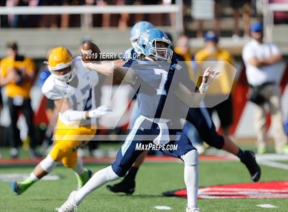 Thumbnail 2 in Orem vs. Salem Hills (UHSAA 5A Semifinal) photogallery.