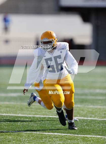 Thumbnail 3 in Orem vs. Salem Hills (UHSAA 5A Semifinal) photogallery.