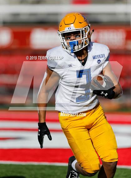Thumbnail 2 in Orem vs. Salem Hills (UHSAA 5A Semifinal) photogallery.