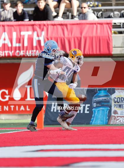 Thumbnail 3 in Orem vs. Salem Hills (UHSAA 5A Semifinal) photogallery.