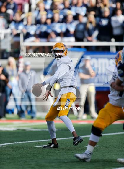 Thumbnail 3 in Orem vs. Salem Hills (UHSAA 5A Semifinal) photogallery.