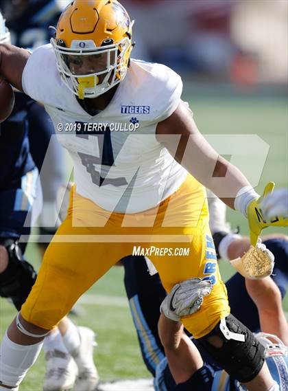 Thumbnail 3 in Orem vs. Salem Hills (UHSAA 5A Semifinal) photogallery.