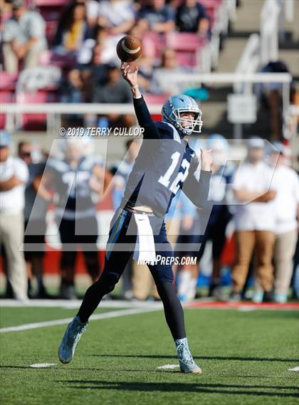 Thumbnail 3 in Orem vs. Salem Hills (UHSAA 5A Semifinal) photogallery.
