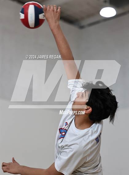 Thumbnail 3 in Fremont vs. Hillsdale (Days and Knights Tournament) photogallery.