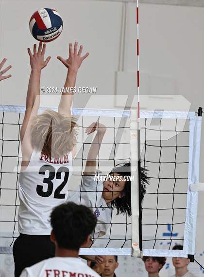 Thumbnail 2 in Fremont vs. Hillsdale (Days and Knights Tournament) photogallery.