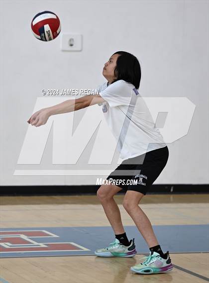 Thumbnail 2 in Fremont vs. Hillsdale (Days and Knights Tournament) photogallery.