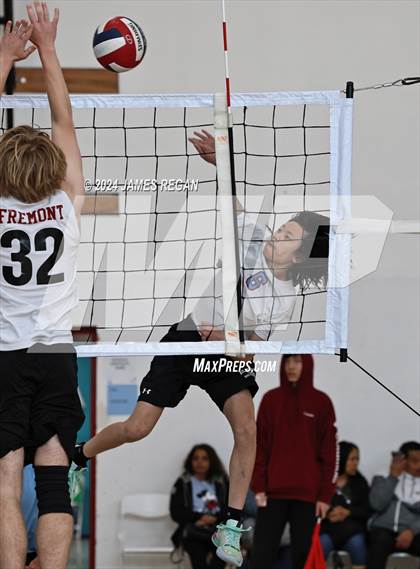 Thumbnail 1 in Fremont vs. Hillsdale (Days and Knights Tournament) photogallery.
