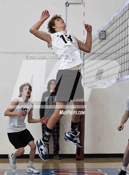 Thumbnail 1 in Fremont vs. Hillsdale (Days and Knights Tournament) photogallery.