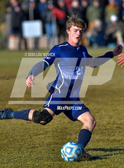 Thumbnail 3 in Bosque vs. Santa Fe Prep (NMAA A-3A Semifinals) photogallery.