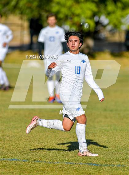 Thumbnail 2 in Bosque vs. Santa Fe Prep (NMAA A-3A Semifinals) photogallery.