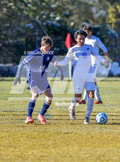 Thumbnail 3 in Bosque vs. Santa Fe Prep (NMAA A-3A Semifinals) photogallery.