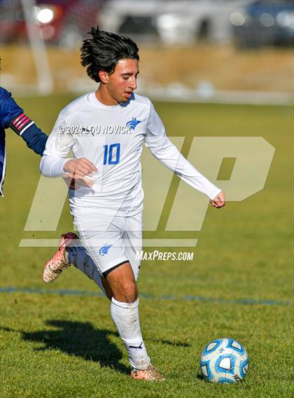 Thumbnail 3 in Bosque vs. Santa Fe Prep (NMAA A-3A Semifinals) photogallery.