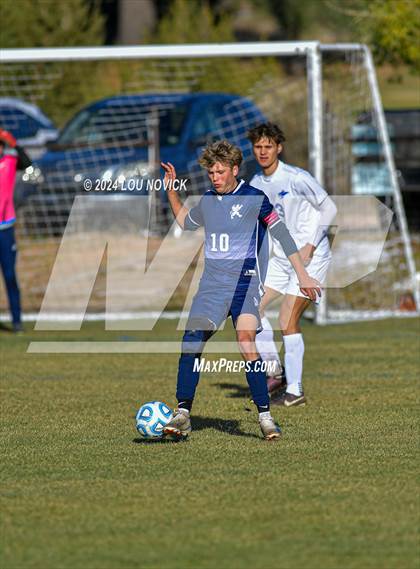 Thumbnail 2 in Bosque vs. Santa Fe Prep (NMAA A-3A Semifinals) photogallery.