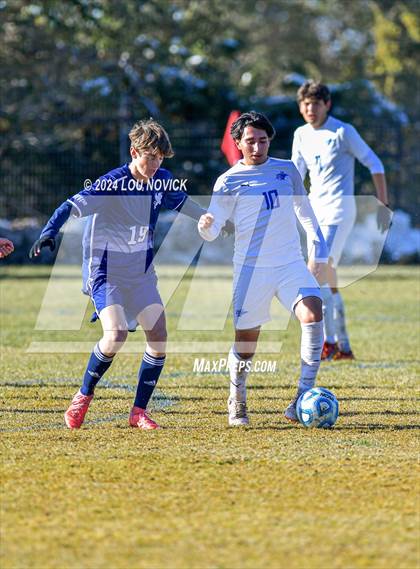 Thumbnail 2 in Bosque vs. Santa Fe Prep (NMAA A-3A Semifinals) photogallery.