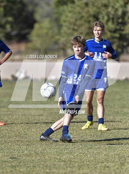 Thumbnail 3 in Bosque vs. Santa Fe Prep (NMAA A-3A Semifinals) photogallery.