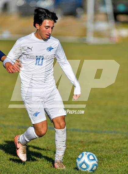Thumbnail 3 in Bosque vs. Santa Fe Prep (NMAA A-3A Semifinals) photogallery.