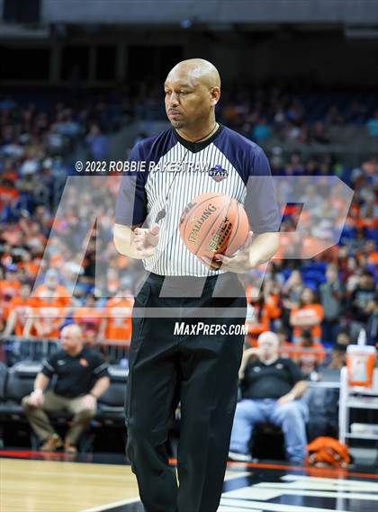 Thumbnail 2 in Robert Lee vs. Sands (UIL 1A State Final) photogallery.